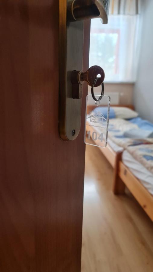 Pod Kamiennikiem Hotel Trzemesnia Buitenkant foto