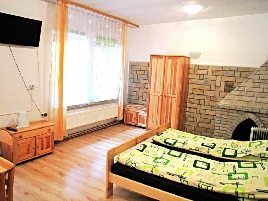 Pod Kamiennikiem Hotel Trzemesnia Buitenkant foto