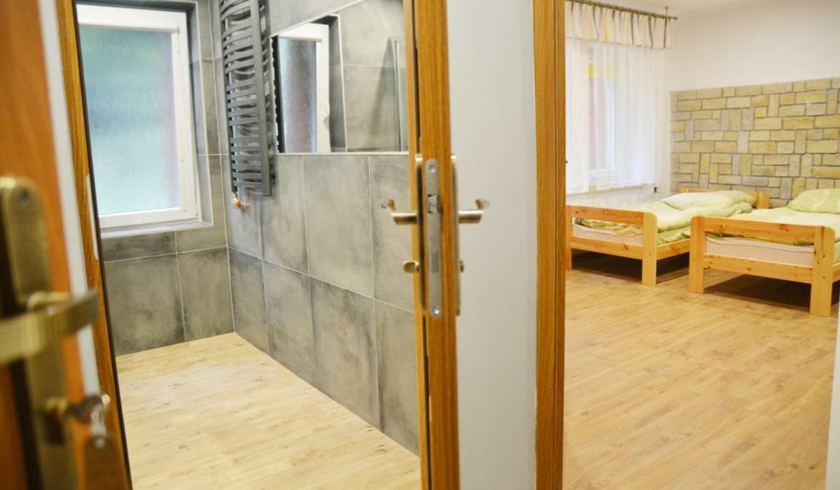 Pod Kamiennikiem Hotel Trzemesnia Buitenkant foto